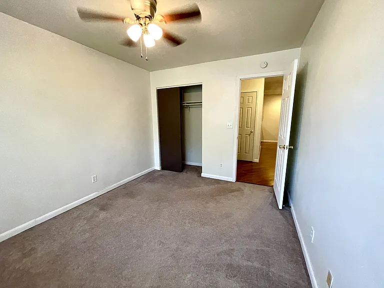 404 E College St #4 — Photo 6