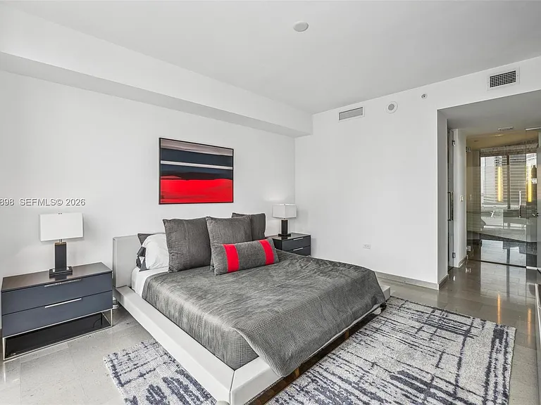 88 SW 7th St #2111 — Photo 17