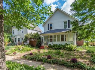 428 6th St, Baraboo, WI 53913