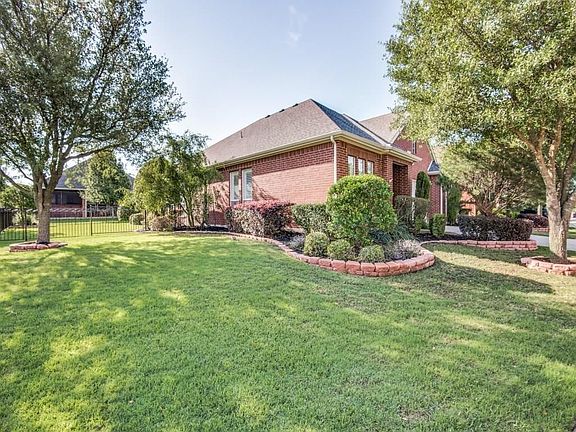 3rd image of 372 Southern Hills Dr
