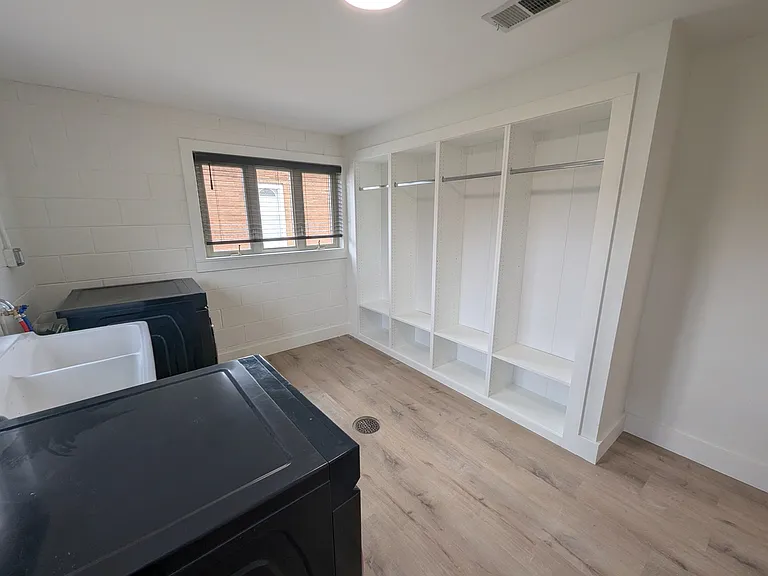 8237 Monroe Ave — Photo 17