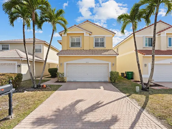 9838 NW 1st Mnr, Coral Springs, FL 33071