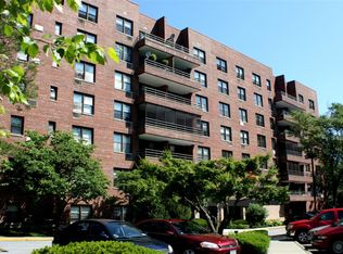 70 Barker St APT 301, Mount Kisco, NY 10549