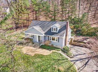 2 Roxiticus Rd, Mendham, NJ 07945