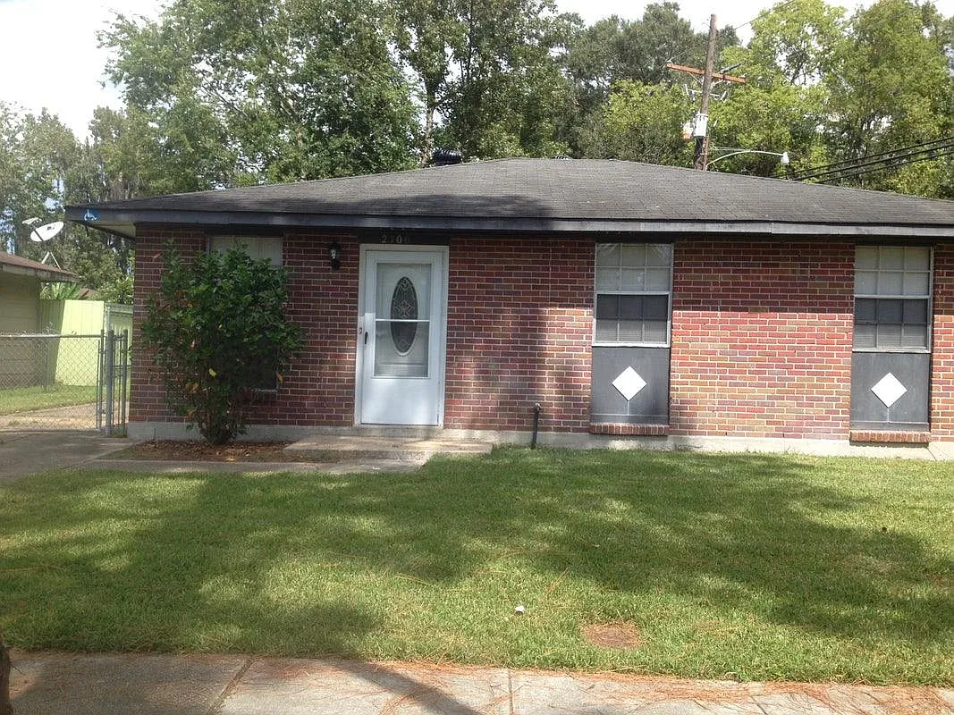 3 bed, 980 sqft, $1,650 — Photo 1