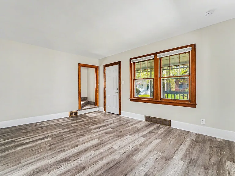 15818 Westbrook St — Photo 7