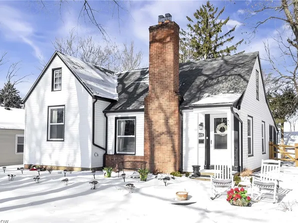 24220 Bruce Rd, Bay Village, OH 44140
