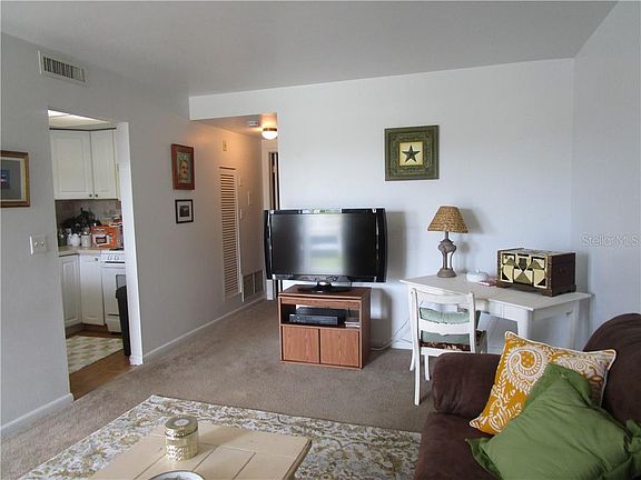 3rd image of 6000 20th St N APT 122