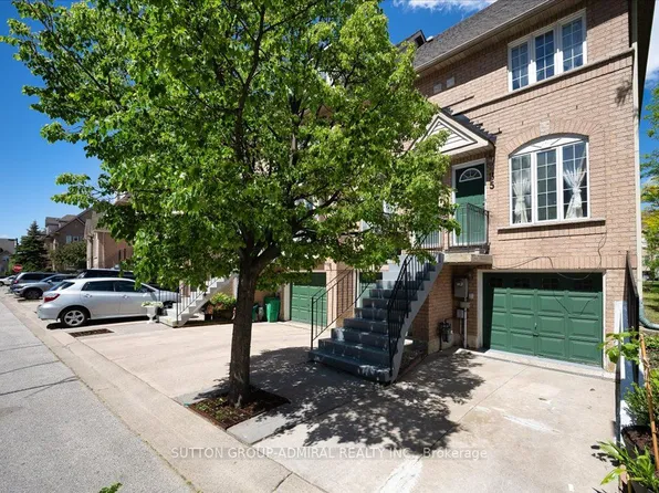 75 Strathaven Dr Unit 35, Mississauga, ON L5R 3W1