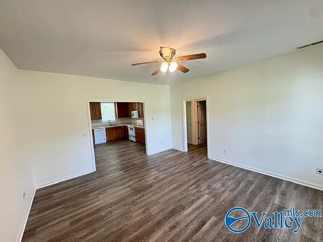 1386 Harvest Rd — Photo 6
