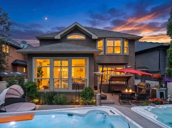 11 N Aspen Cliff Pl SW, Calgary, AB T3H 0M1