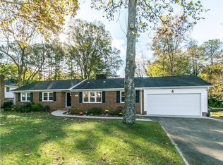 1408 Ivy Ln, Raleigh, NC 27609