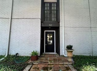 917 S Ripple Creek Dr, Houston, TX 77057