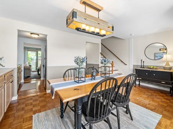 165 Mercury Ter #165, Haverhill, MA 01832