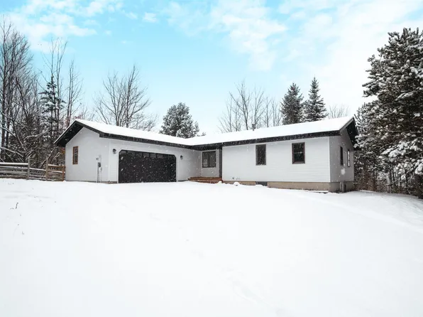 821 Alhambra Dr, Traverse City, MI 49696