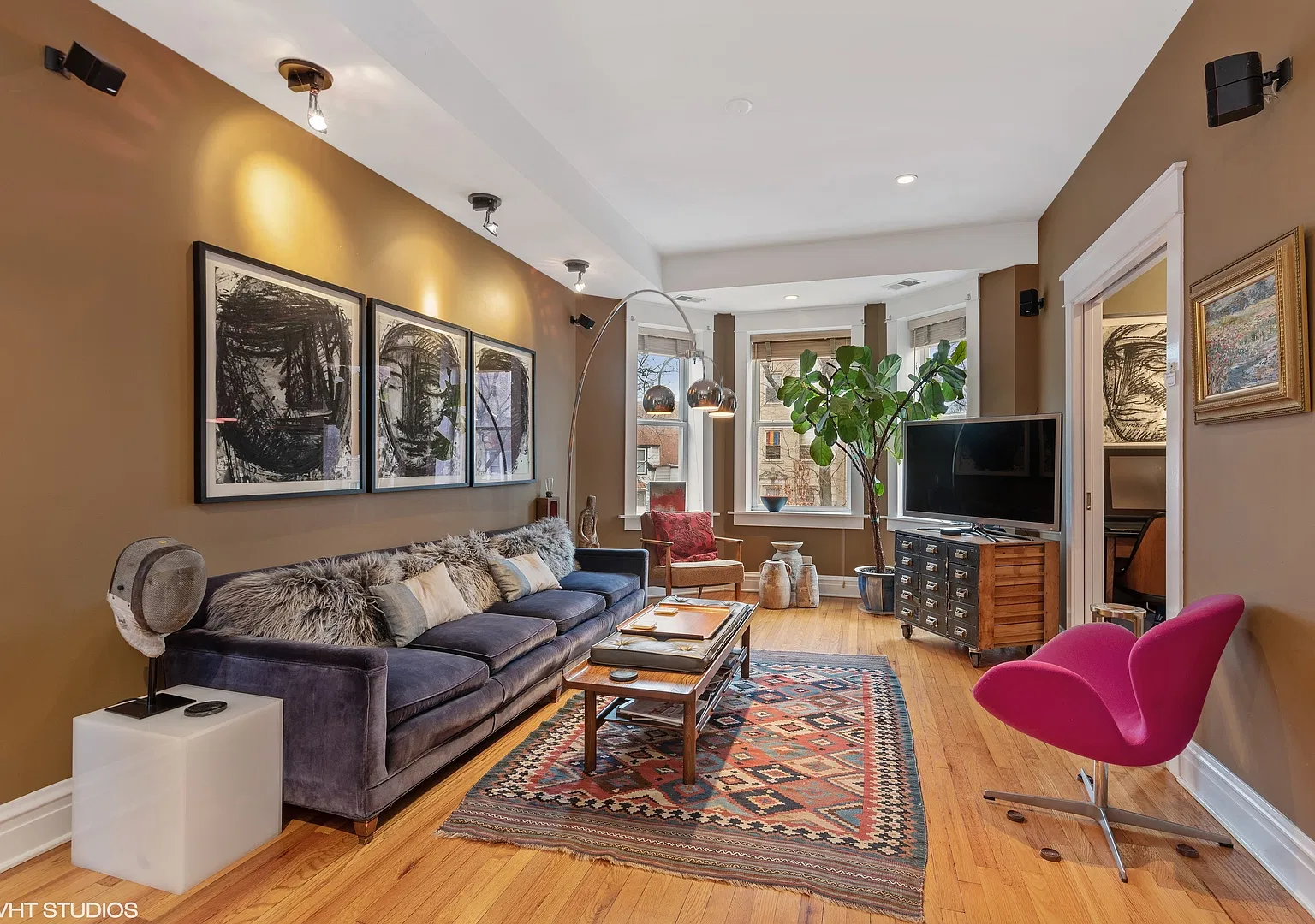 2 bed, 1300 sqft, $3,000 — Photo 2