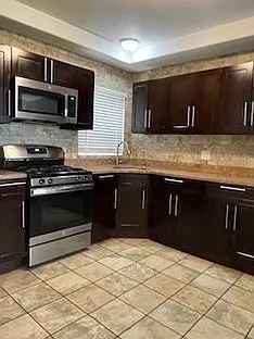 3600 S Wood St #3R — Photo 6