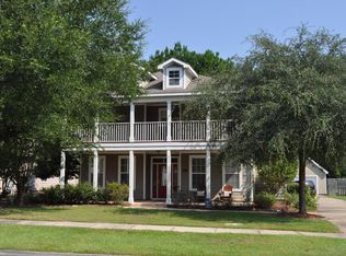 135 Concert Ct, Freeport, FL 32439