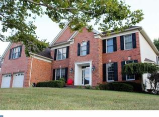 4 Heather Ln, Moorestown, NJ 08057