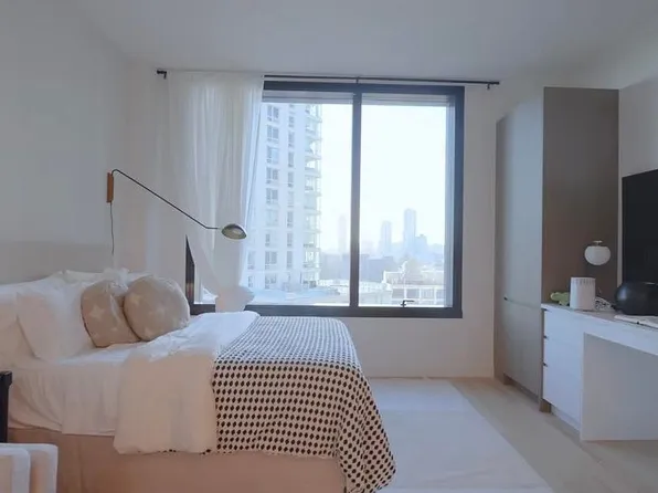 45-30 Pearson St #18E, Long Island City, NY 11101