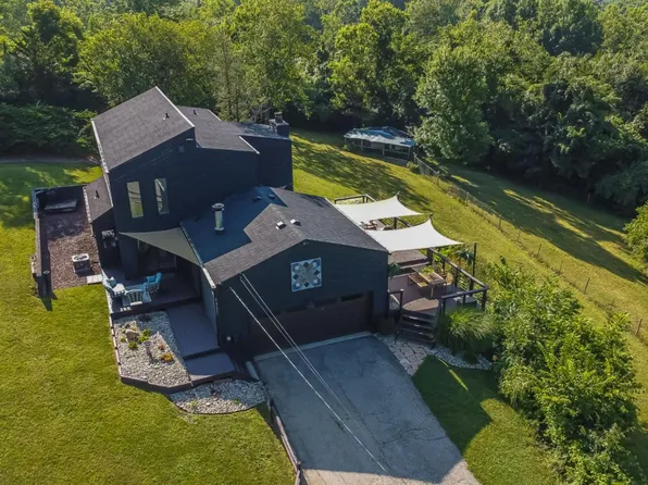 2095 Smith Rd, Hamilton, OH 45013