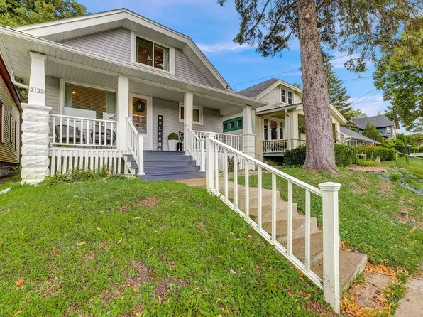 2109 East Saint Francis AVENUE, Saint Francis, WI 53235
