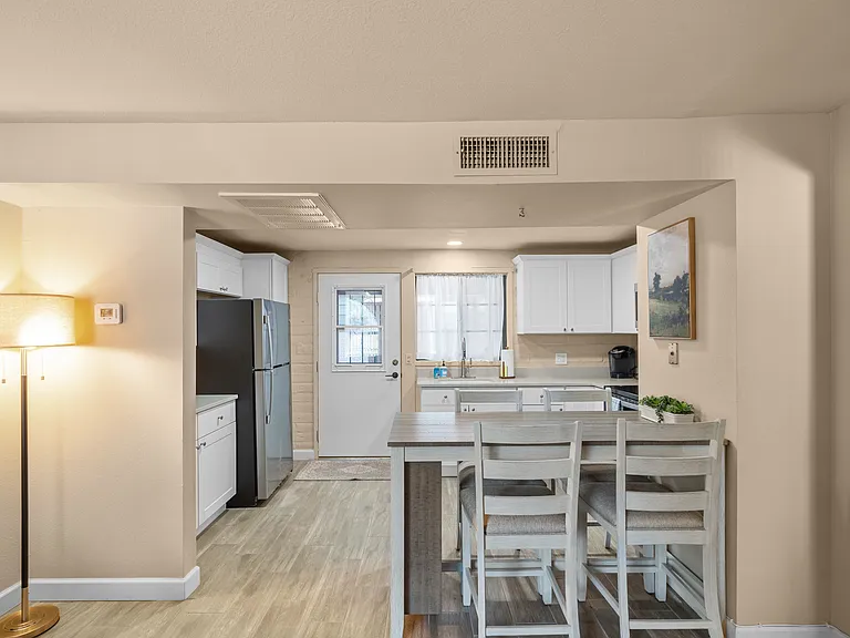 226 S La Canada Dr #C — Photo 2