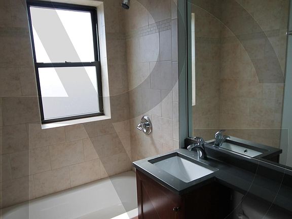 3rd image of 550 W Arlington Pl #U102