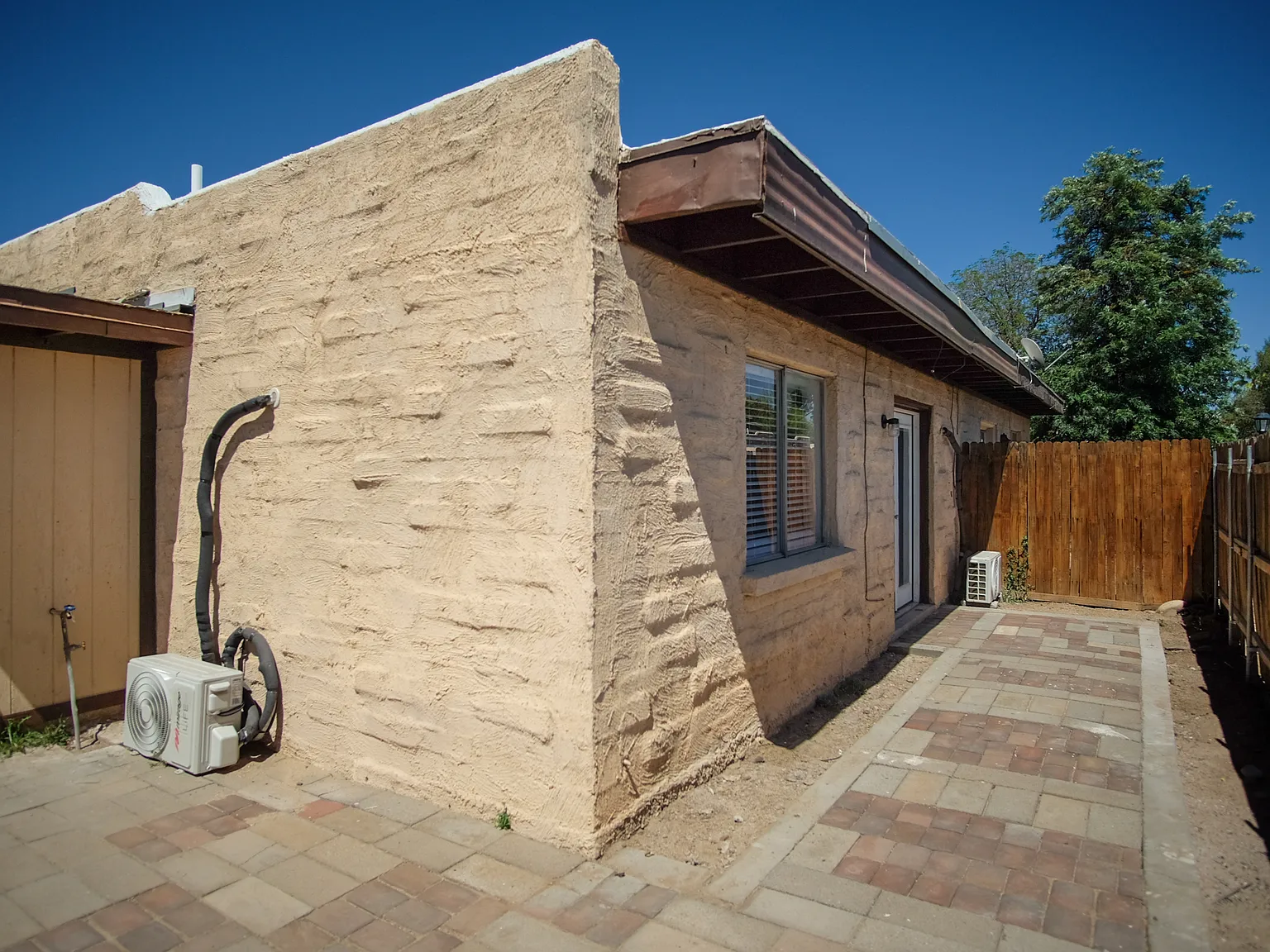 2 bed, 820 sqft, $1,295 — Photo 2