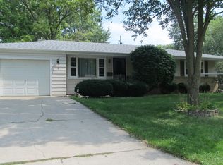 9 Donna Dr, Normal, IL 61761