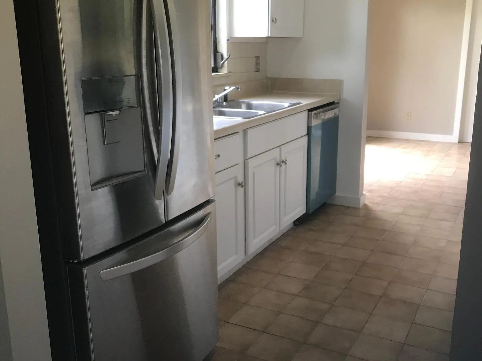3 bed, 2066 sqft, $2,600 — Photo 4