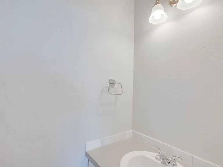 1664 S Sunseeker Ln — Photo 11