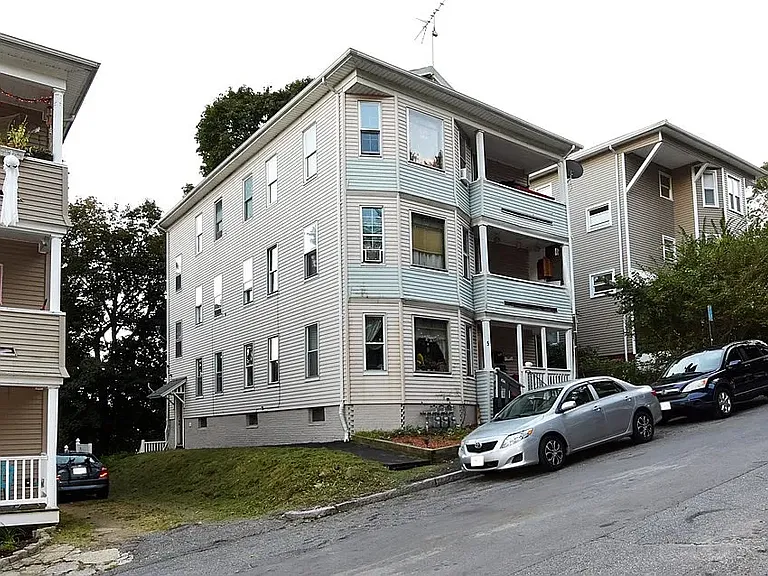 5 W Lake St #2 — Photo 1