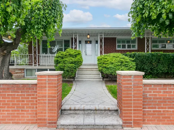993 Islington Ave, Toronto, ON M8Z 4R1