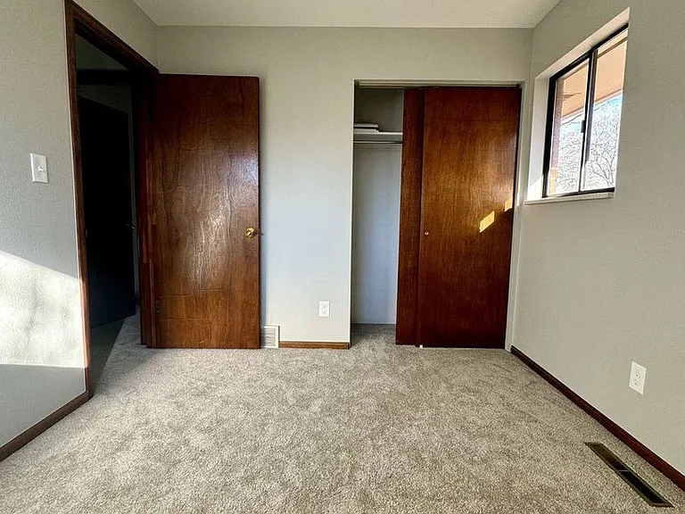 512 Alpine St — Photo 3