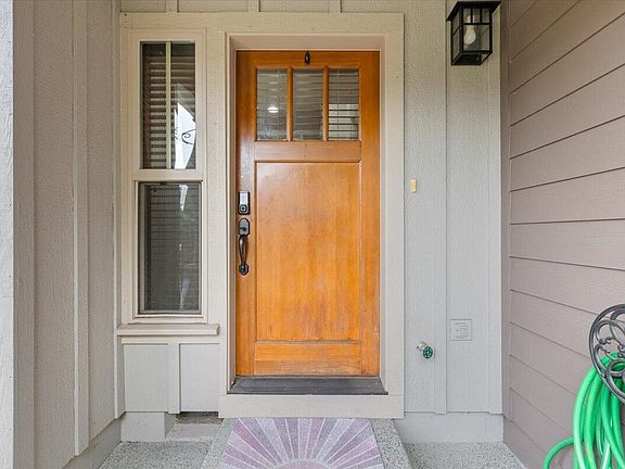 2nd image of 3126 Alameda St Unit 317