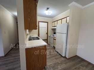 729 E Bain St, Ozark, MO 65721