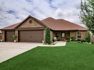 2910 N 16th St, Rogers, AR 72756