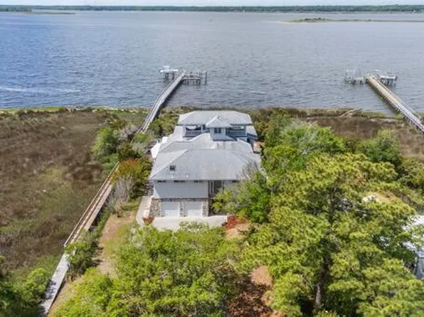 8720 Shipwatch Drive, Wilmington, NC 28412