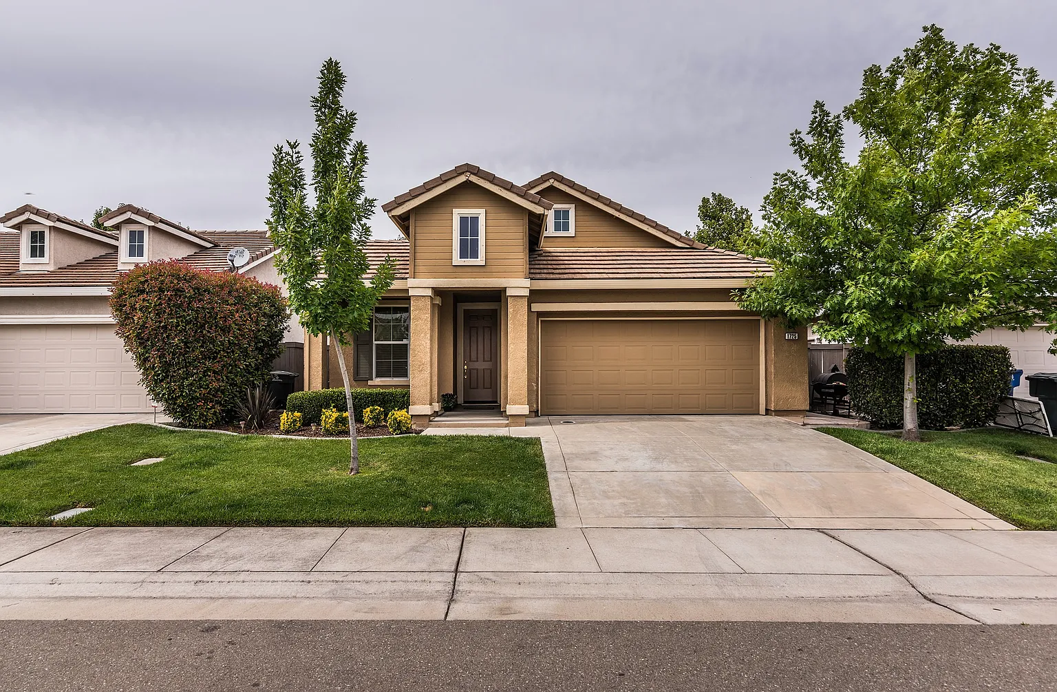 1725 Daggett Way photo 1