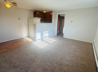 11 Perry Dr APT 8, Danvers, MA 01923