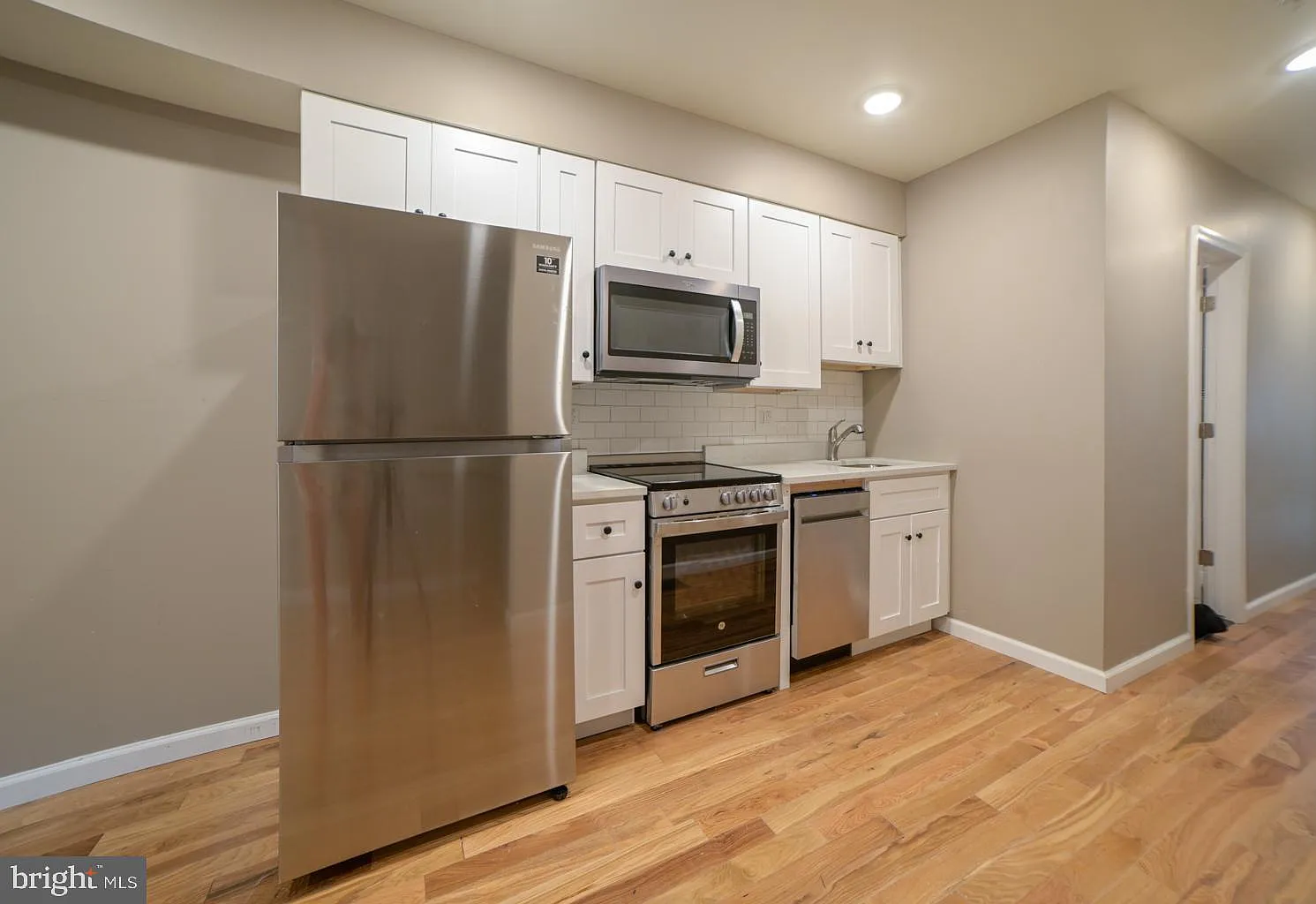 3 bed, 2283 sqft, $2,250 — Photo 3