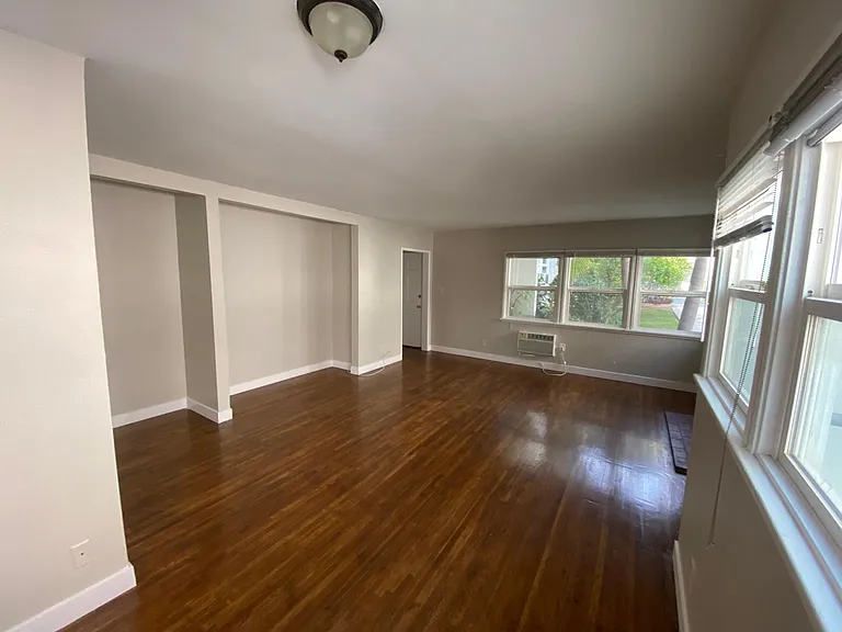 5418 Carlton Way #4 — Photo 6