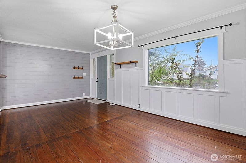 4th image of 4807 N Howard Street