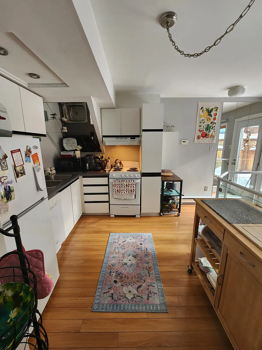Building Photo - 226 Wilbrod St #1