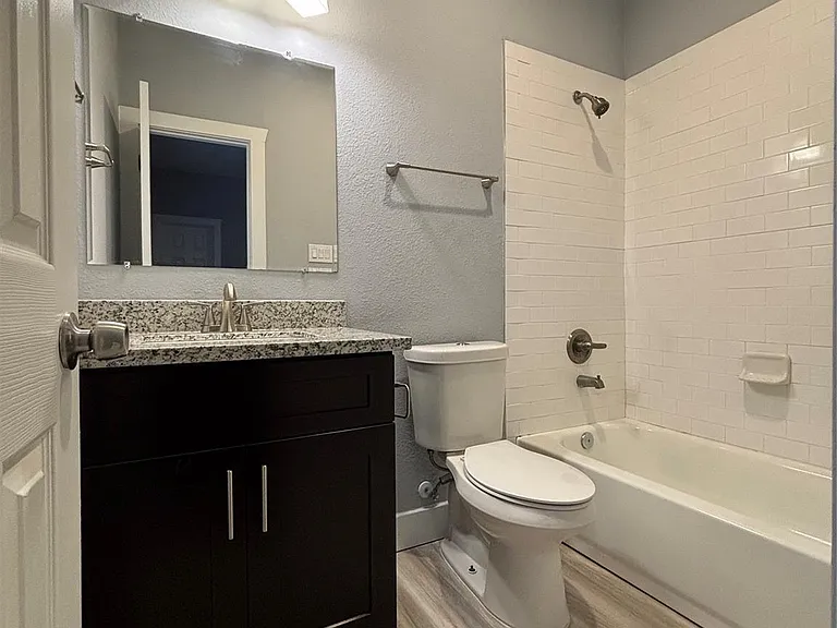 339 Owens St #A — Photo 9