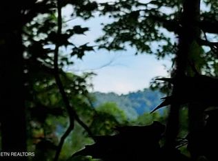 Rackhum Rd, Thorn Hill, TN 37881