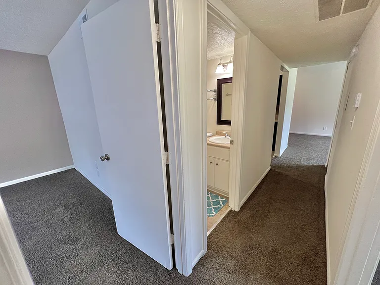 Derby Run Apartments — Photo 80