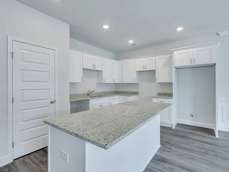 329 Governor Gwinnett Way — Photo 10