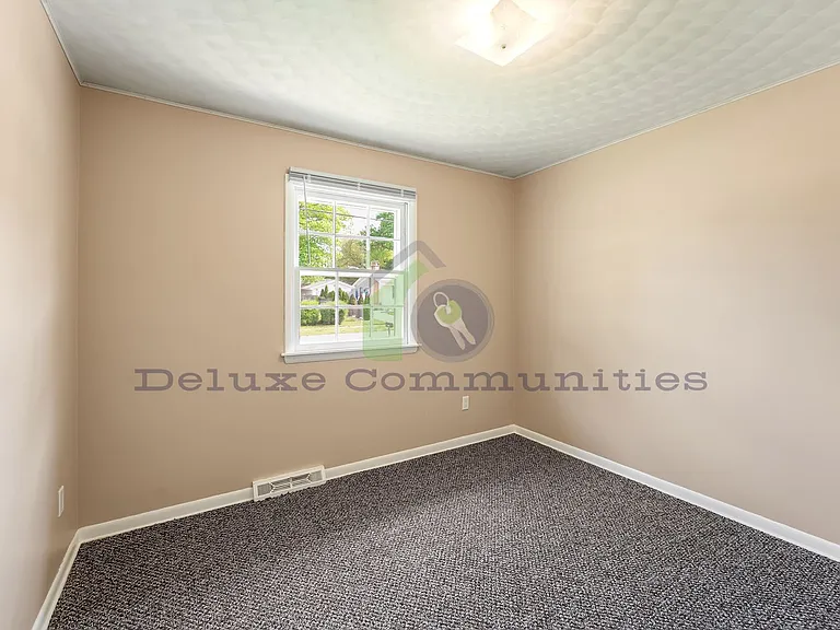 1244 Katrina Dr SE — Photo 25